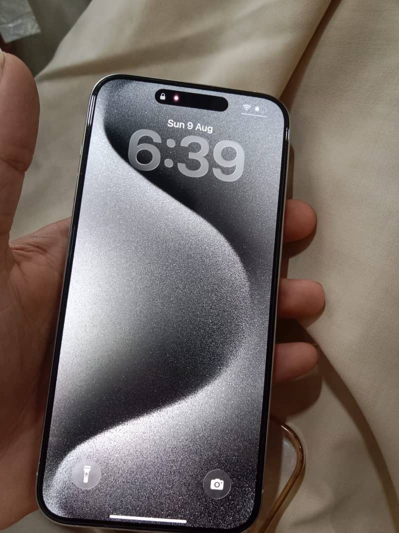 Apple iPhone 15 Pro Max 2