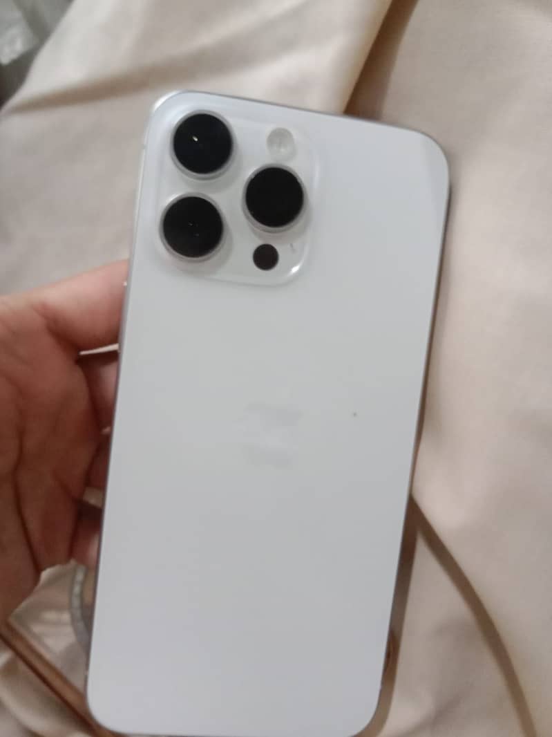 Apple iPhone 15 Pro Max 6