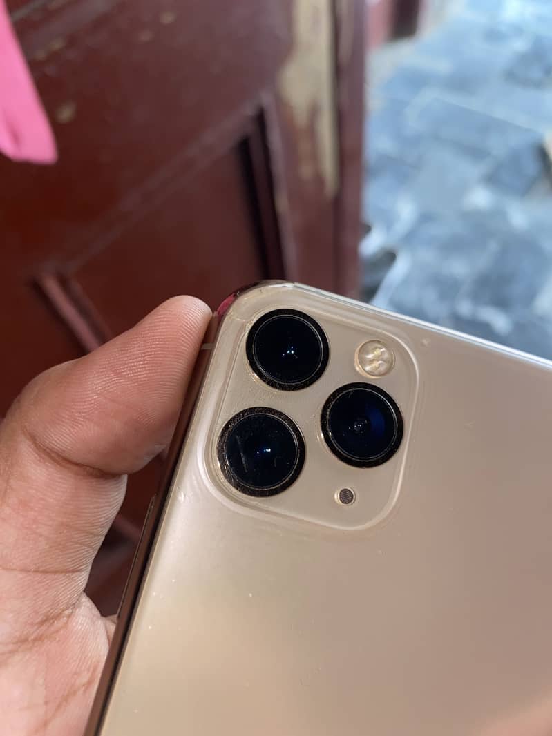 Apple iPhone 11 Pro 1