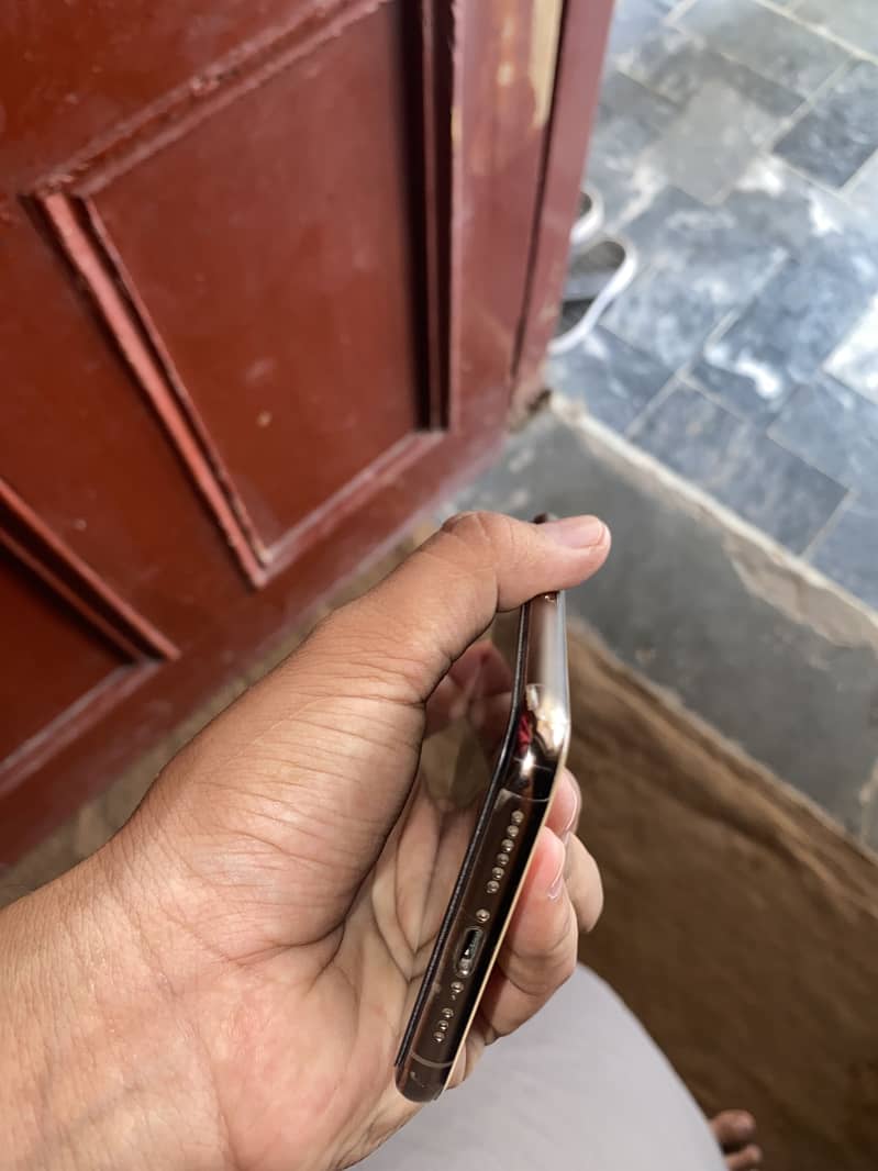 Apple iPhone 11 Pro 2