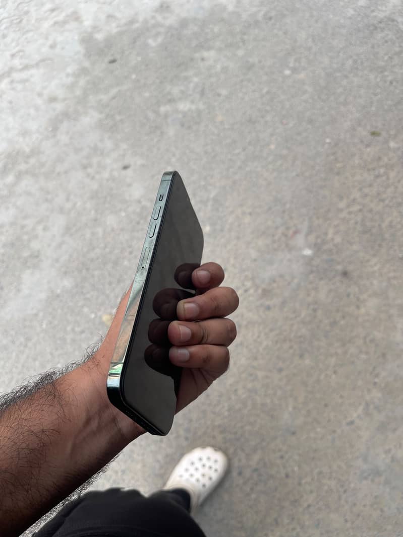 Apple iPhone 13 Pro 1