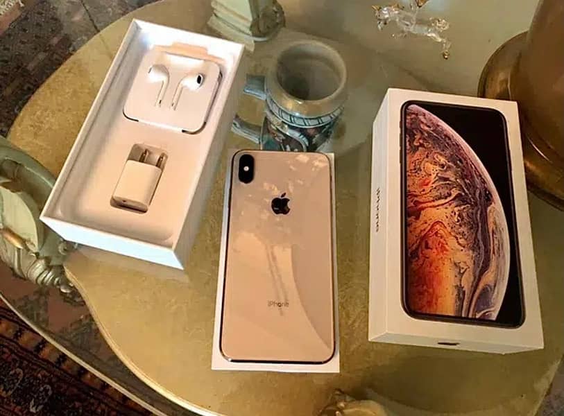 Apple iPhone XS Max 4