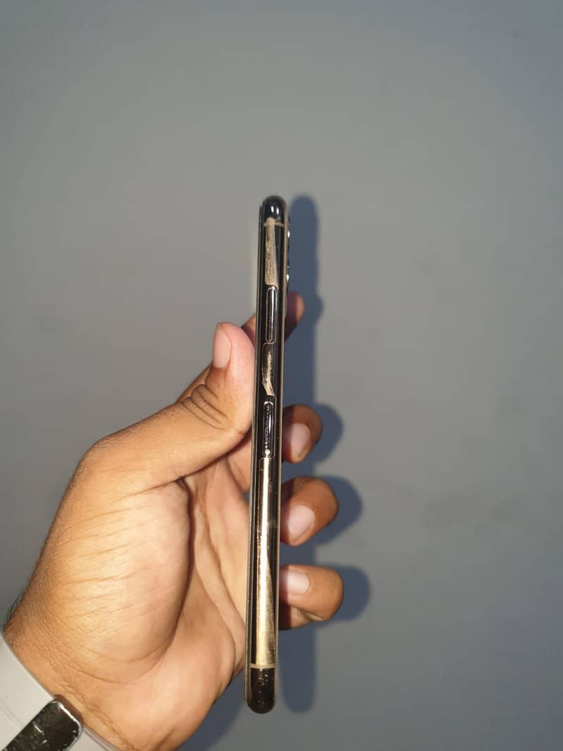 Apple iPhone 11 Pro Max 0