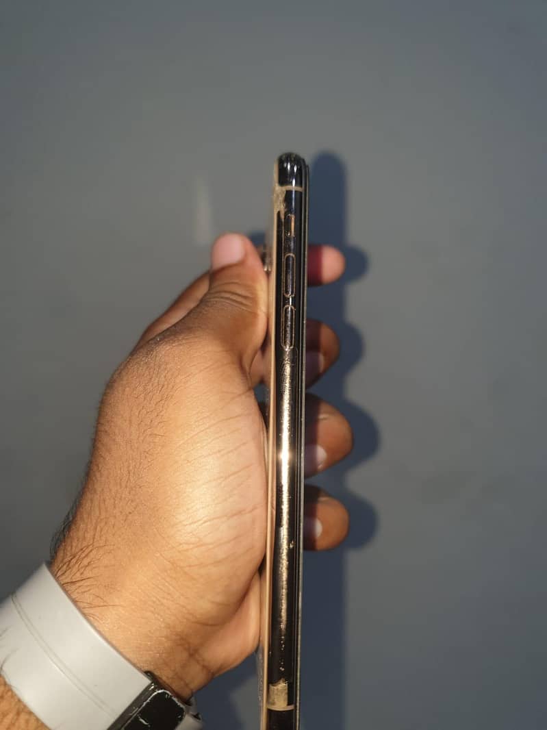 Apple iPhone 11 Pro Max 1