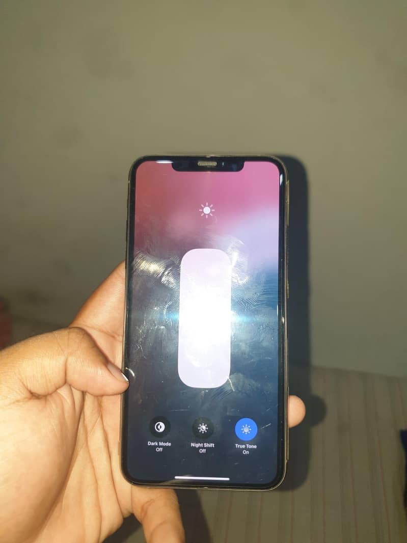 Apple iPhone 11 Pro Max 4