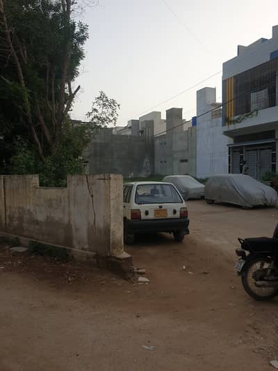 CORNER 240 GAZ IN SAADI TOWN BLOCK 7 FOR SALE