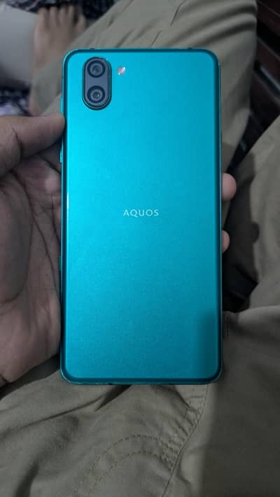 Sharp Aquos R3