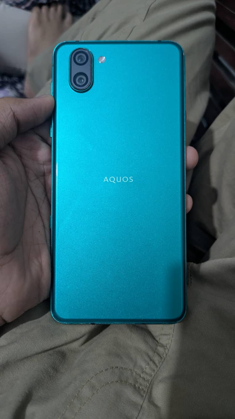 Sharp Aquos R3 0