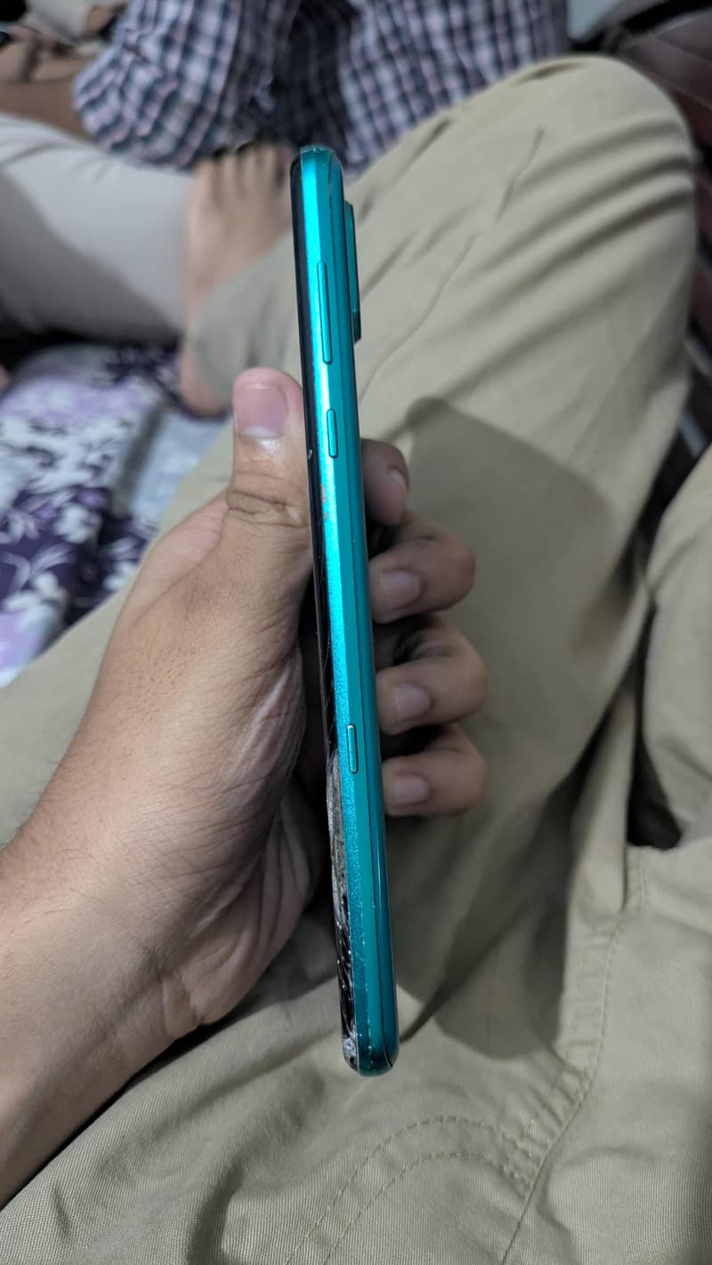Sharp Aquos R3 3