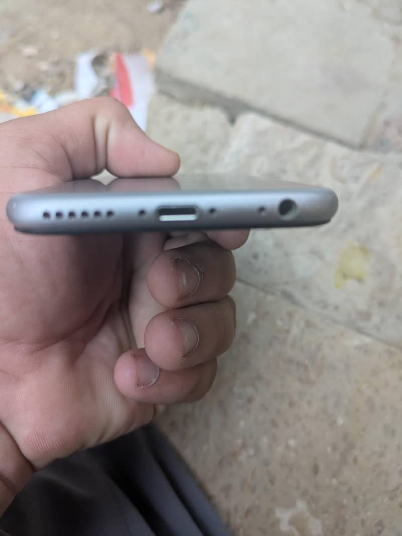Apple iPhone 6S 3