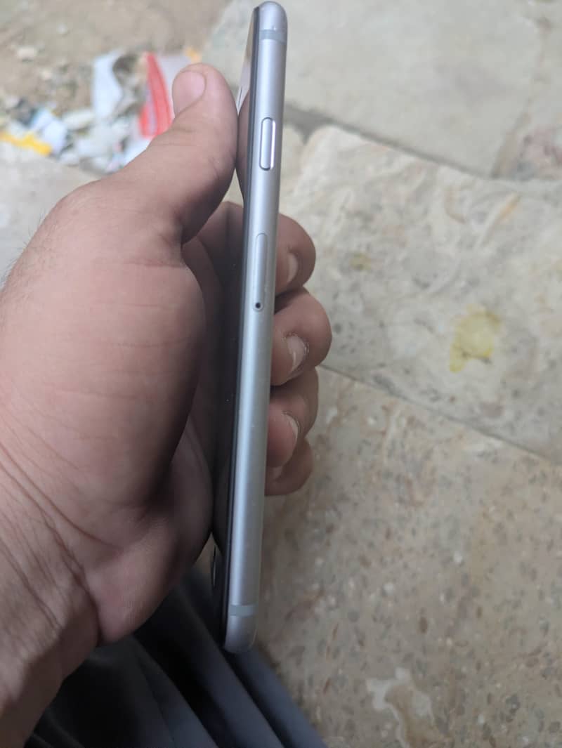 Apple iPhone 6S 4