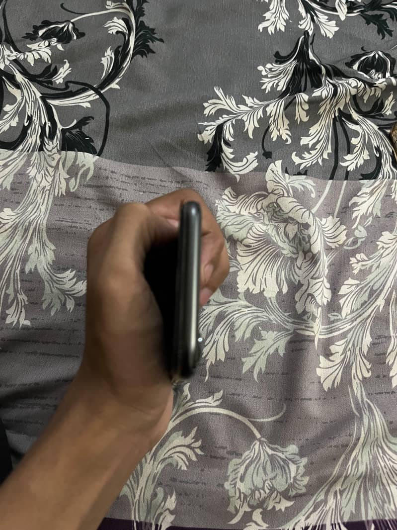 Apple iPhone X 3