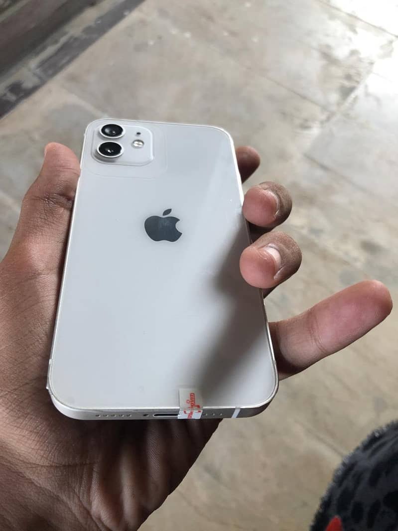 Apple iPhone 12 3