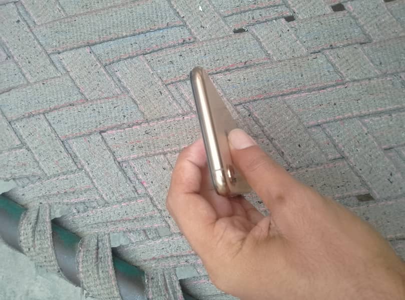 Apple iPhone XS Max 1