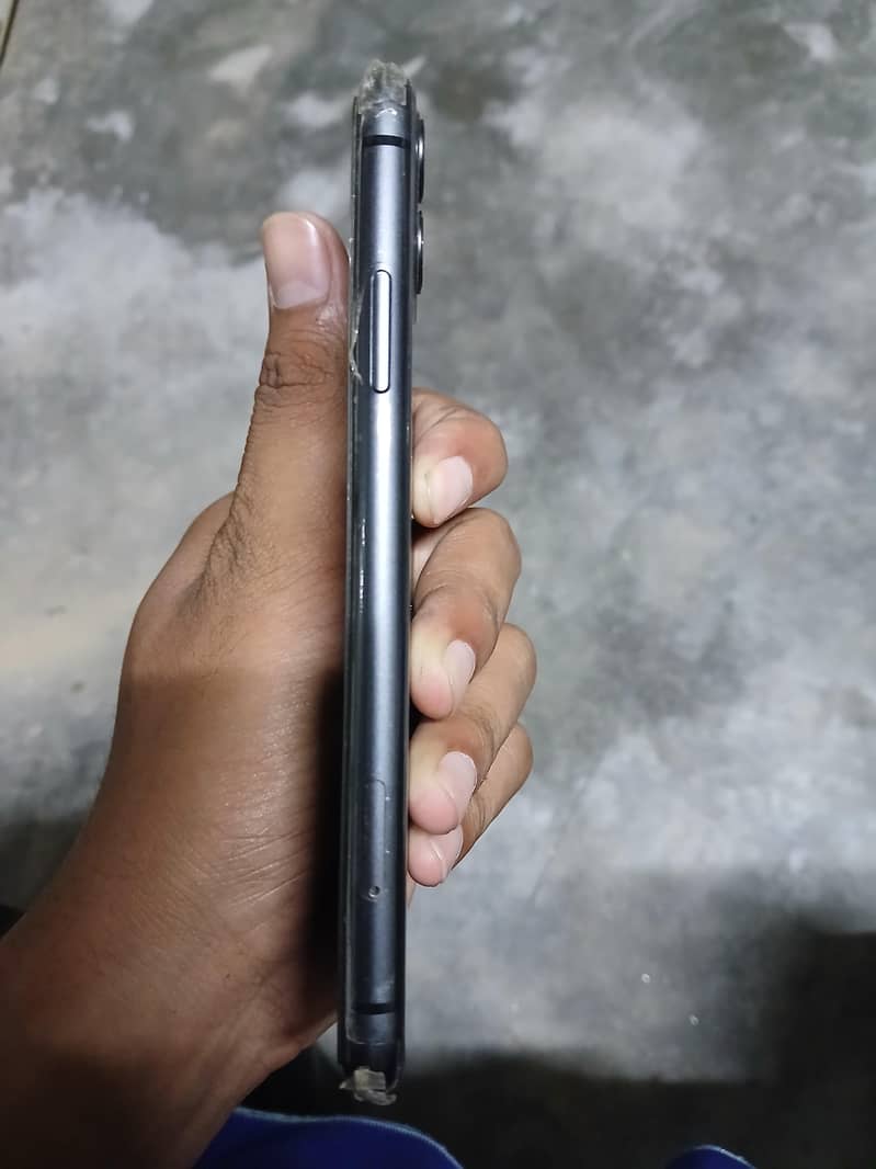 Apple iPhone 11 2