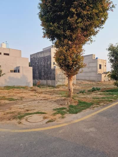 05 Marla Corner Plot LDA Approved Area 25 45 Dimensions All Dues Paid B Block Location
