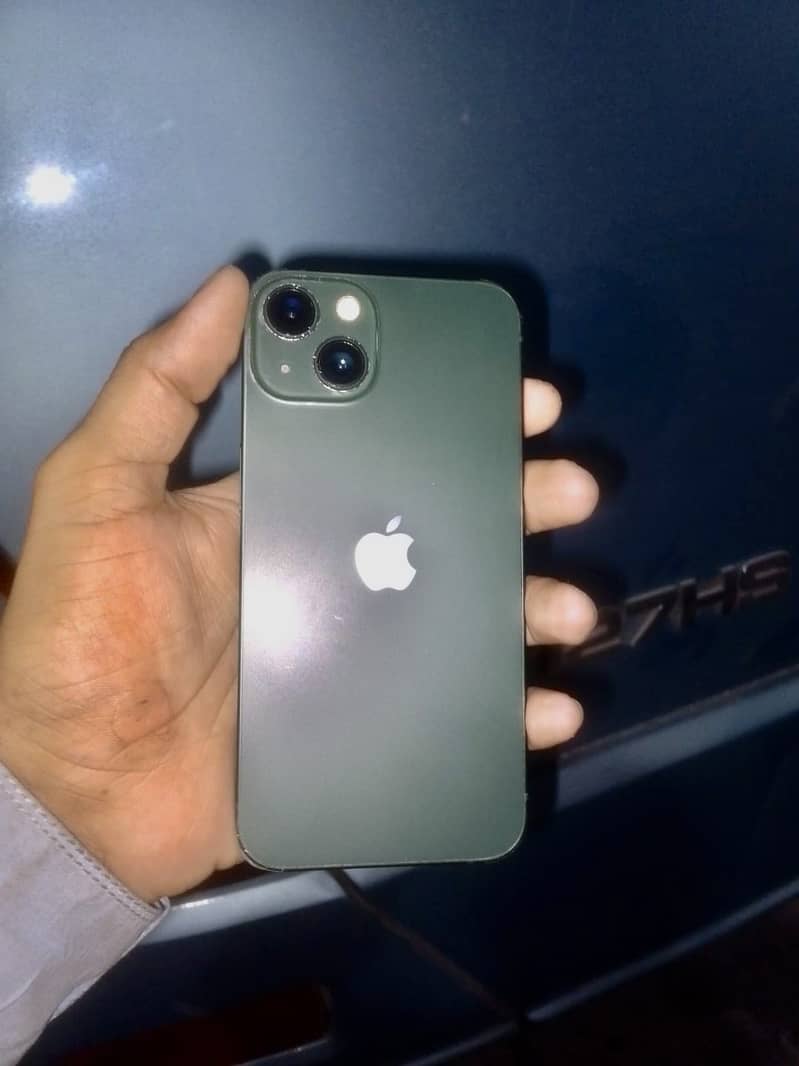 Apple iPhone 13 0