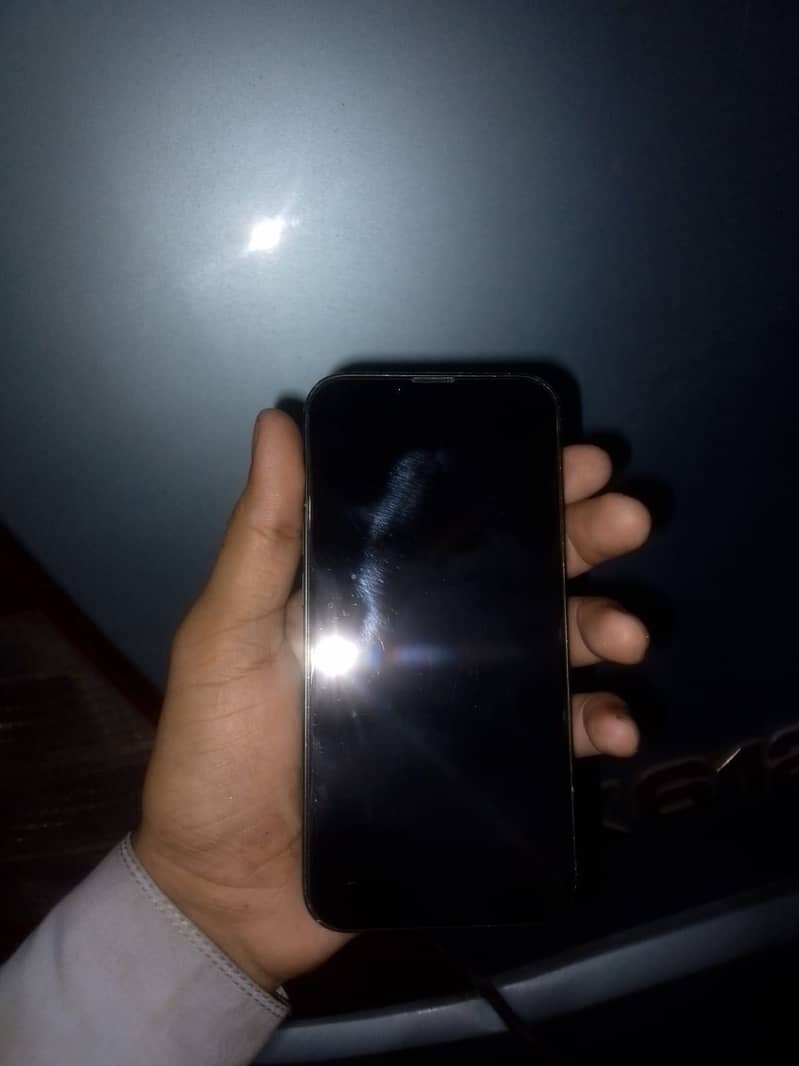Apple iPhone 13 2