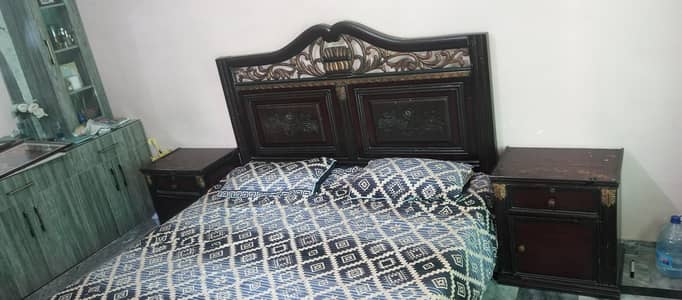 Bed , Dressing and Coubord