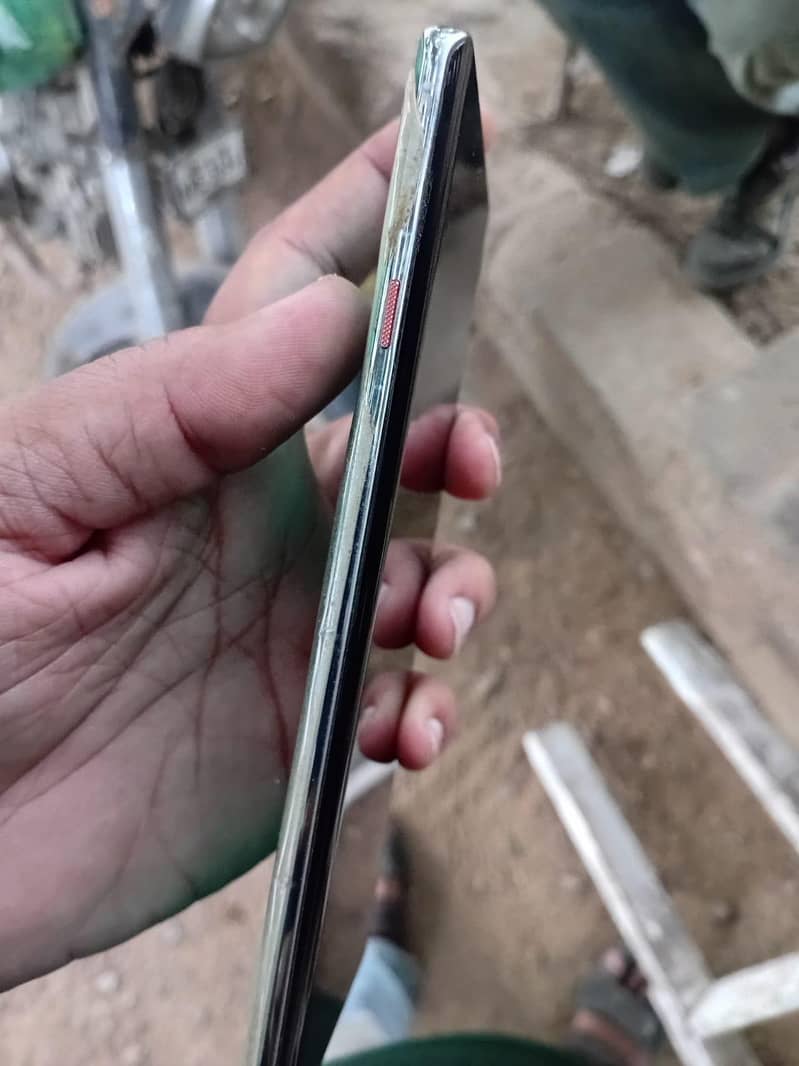 Tecno CAMON 40 Pro 1