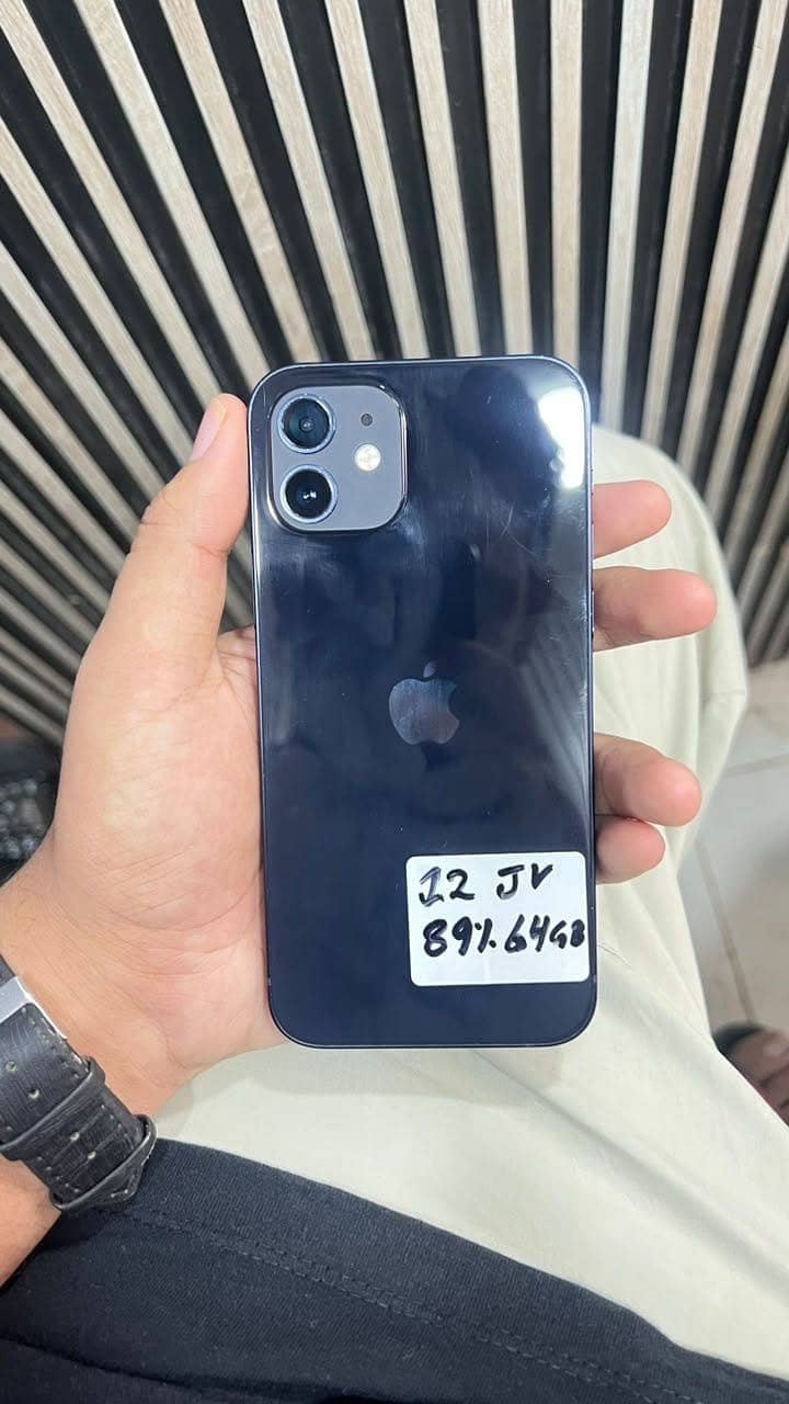 Apple iPhone 12 1