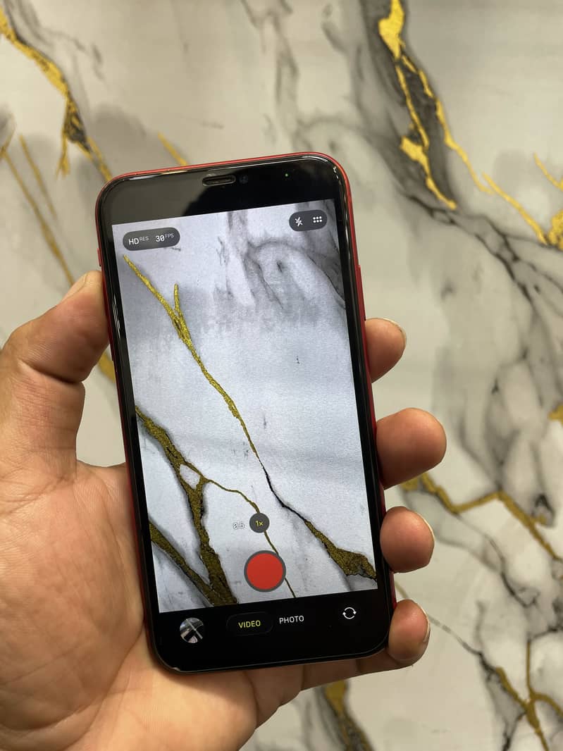 Apple iPhone 11 3