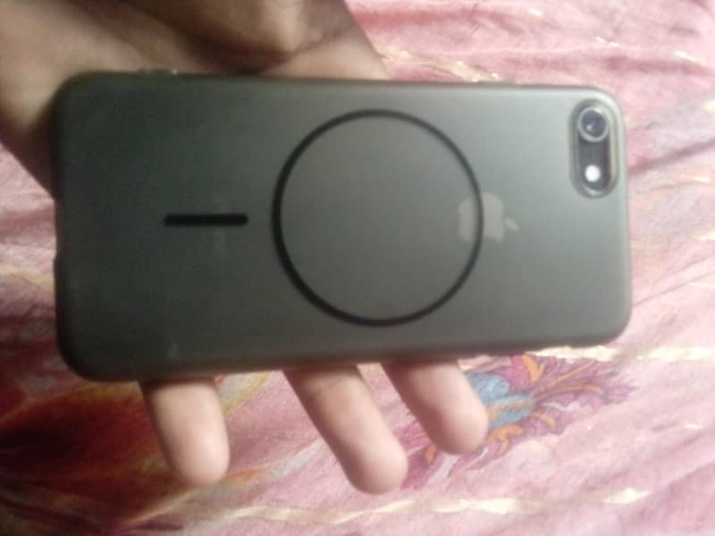 Apple iPhone 8 4