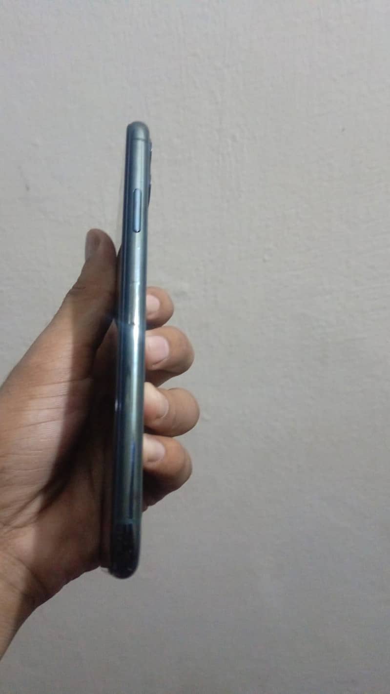 Apple iPhone 11 Pro Max 2