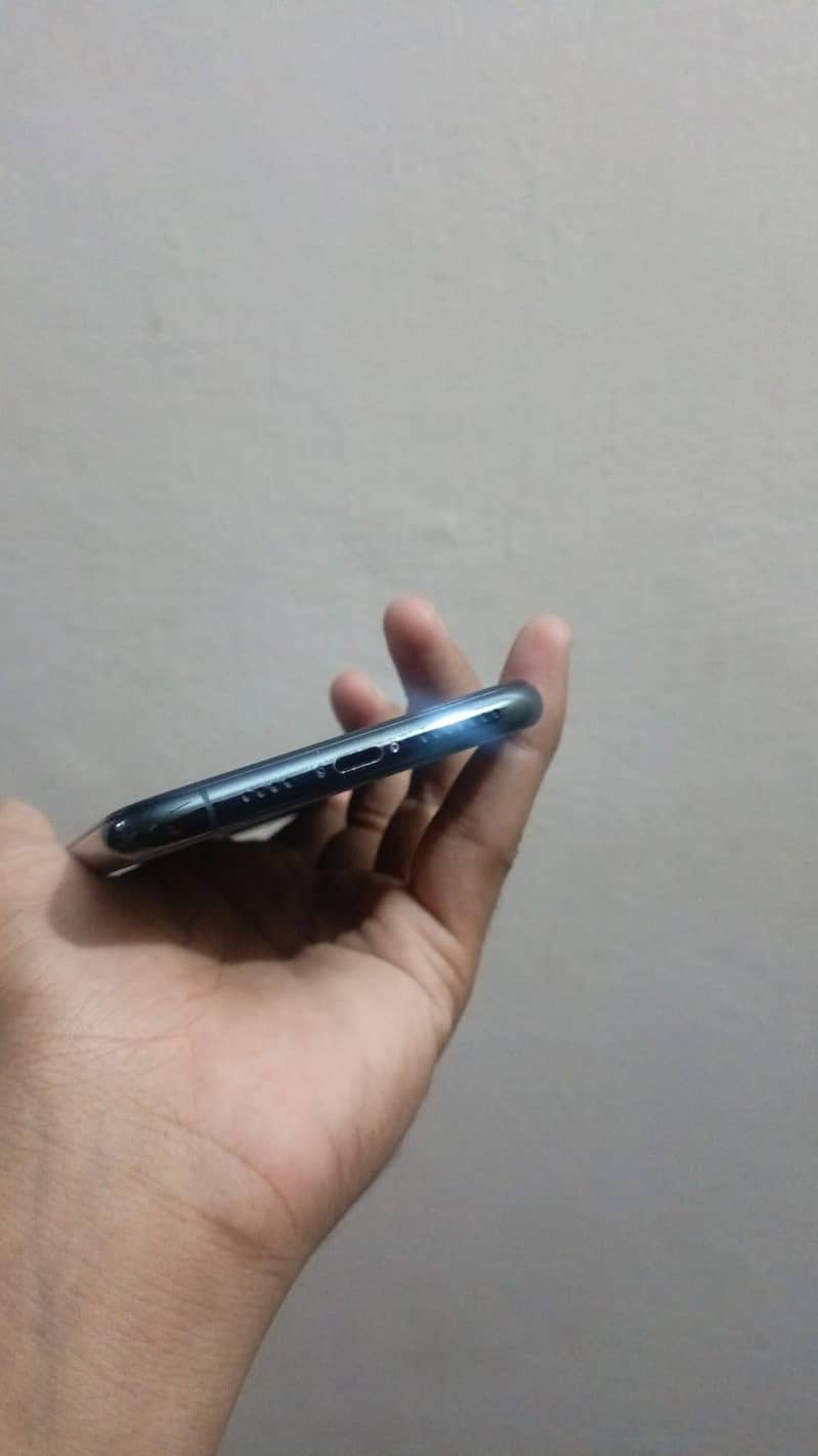 Apple iPhone 11 Pro Max 3