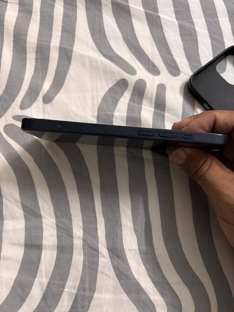 iPhone 13 1