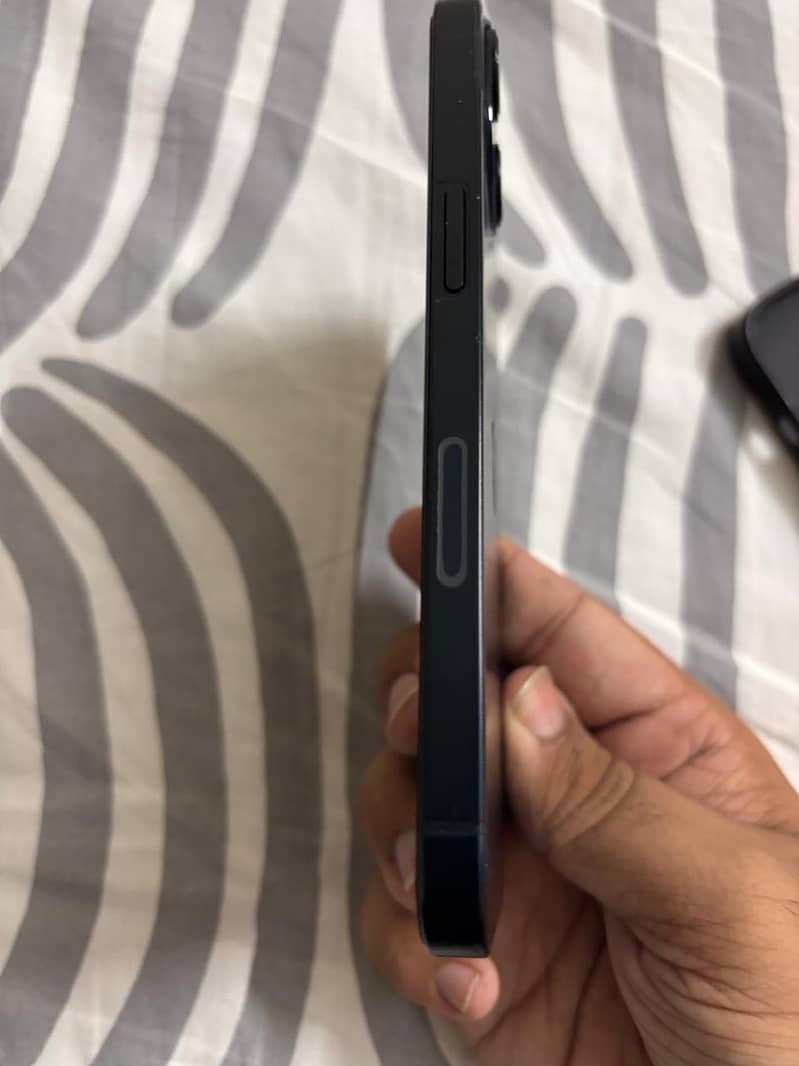 iPhone 13 11