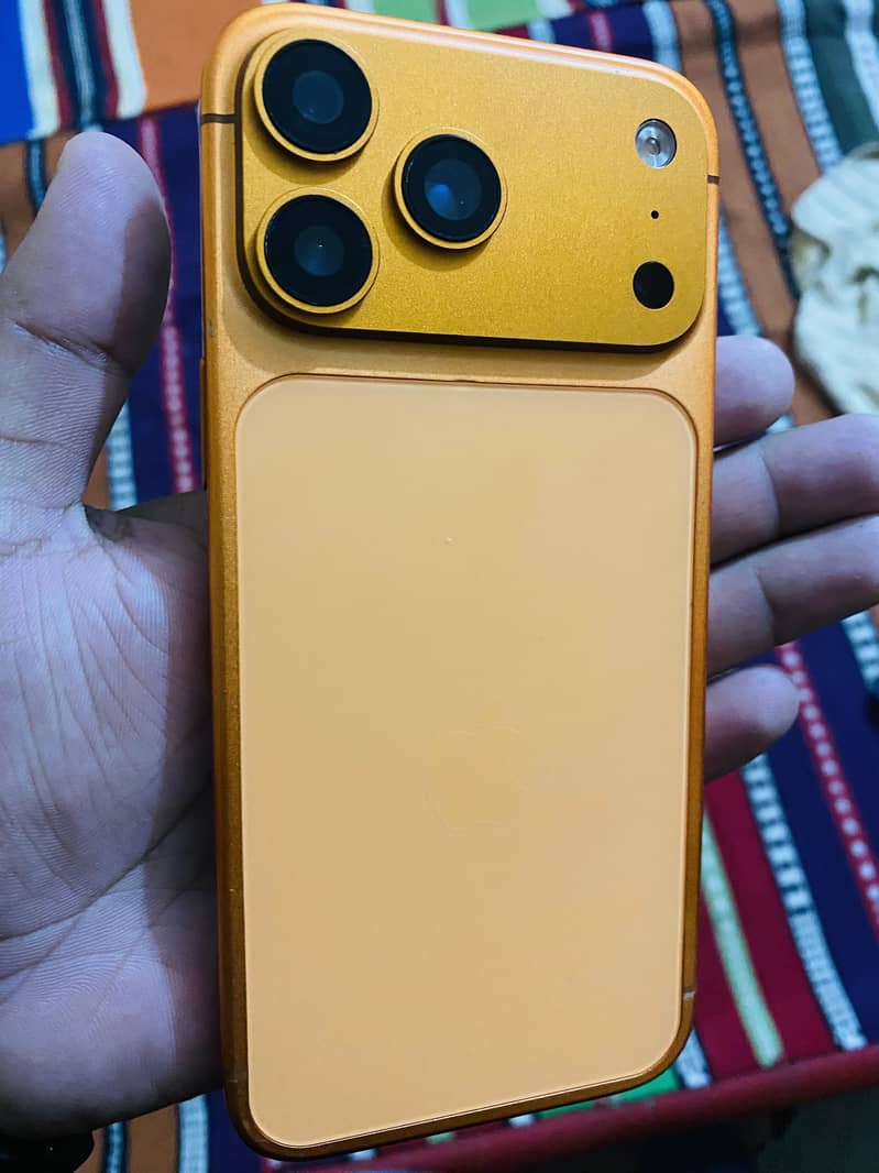 Apple iPhone 17 Pro Max 1