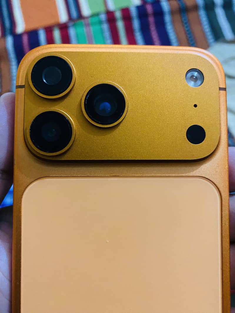 Apple iPhone 17 Pro Max 2