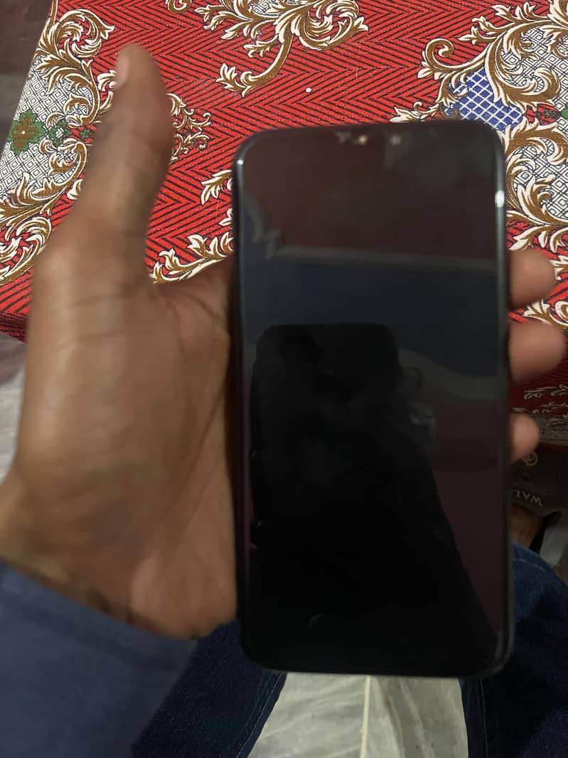 Apple iPhone 11 Pro 4