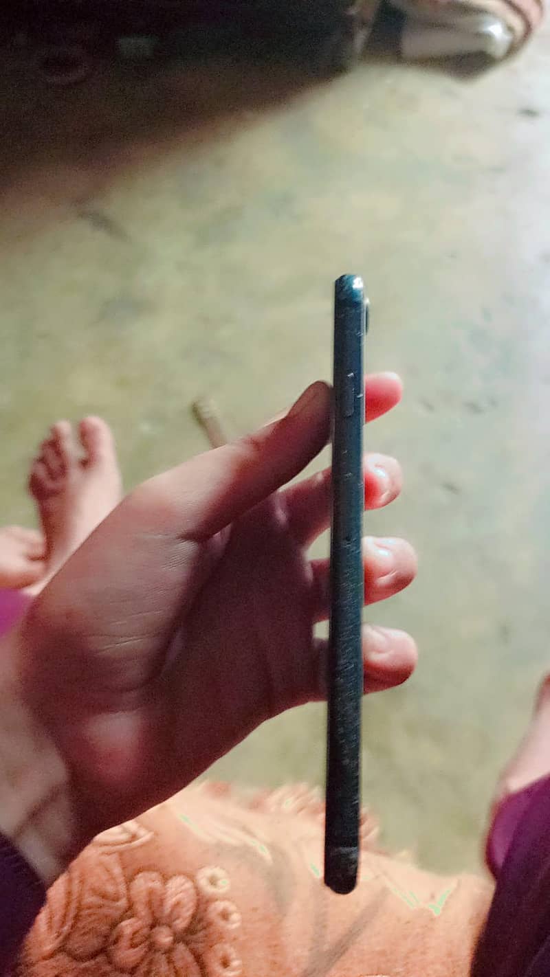 Apple iPhone 7 3