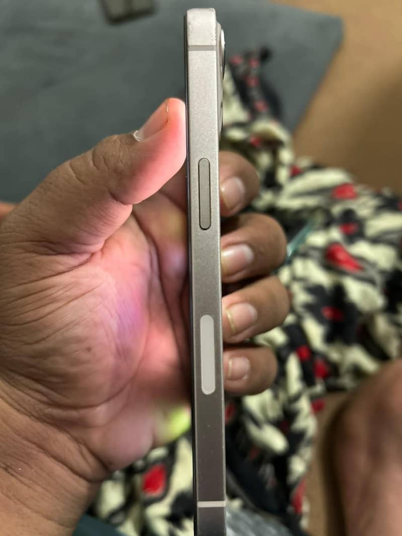 Apple iPhone 13 3