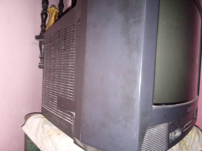 Old TV 1