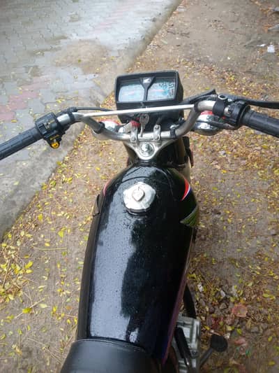 all ok main accident koi ni papers b pury hein tsali kr k bike lein