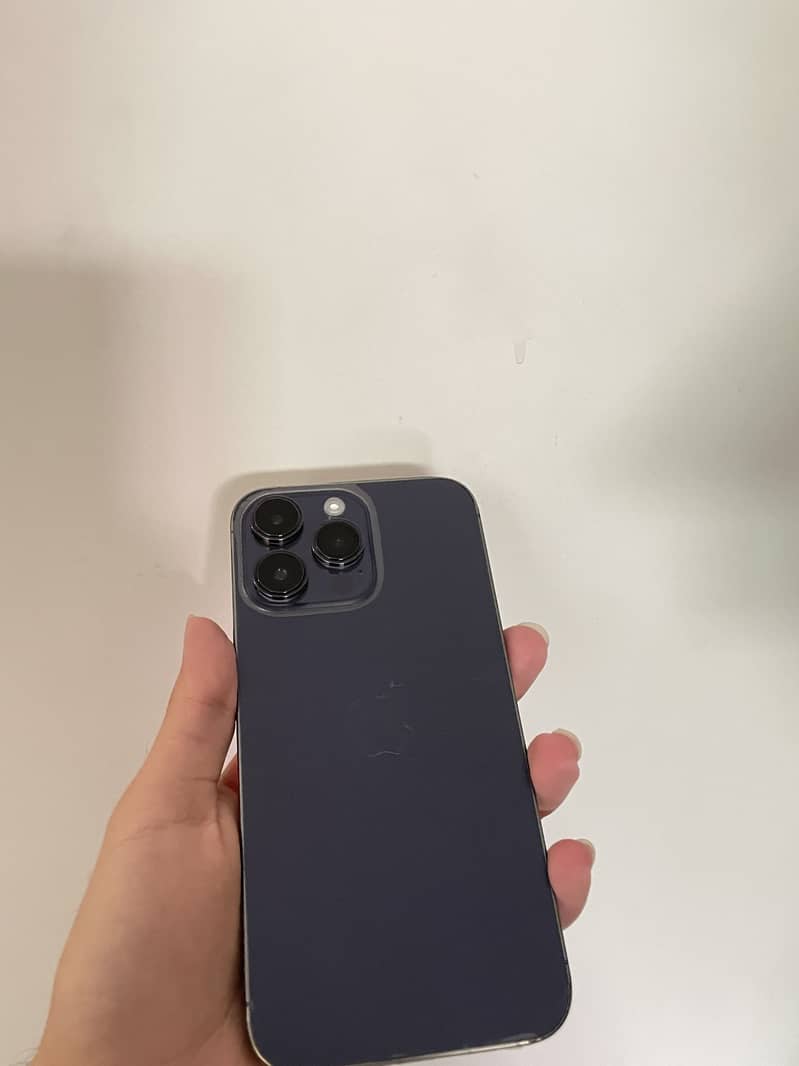 Apple iPhone 14 Pro Max 0
