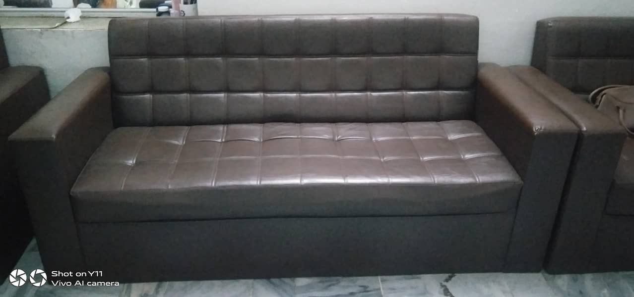 5 seater sofa 0