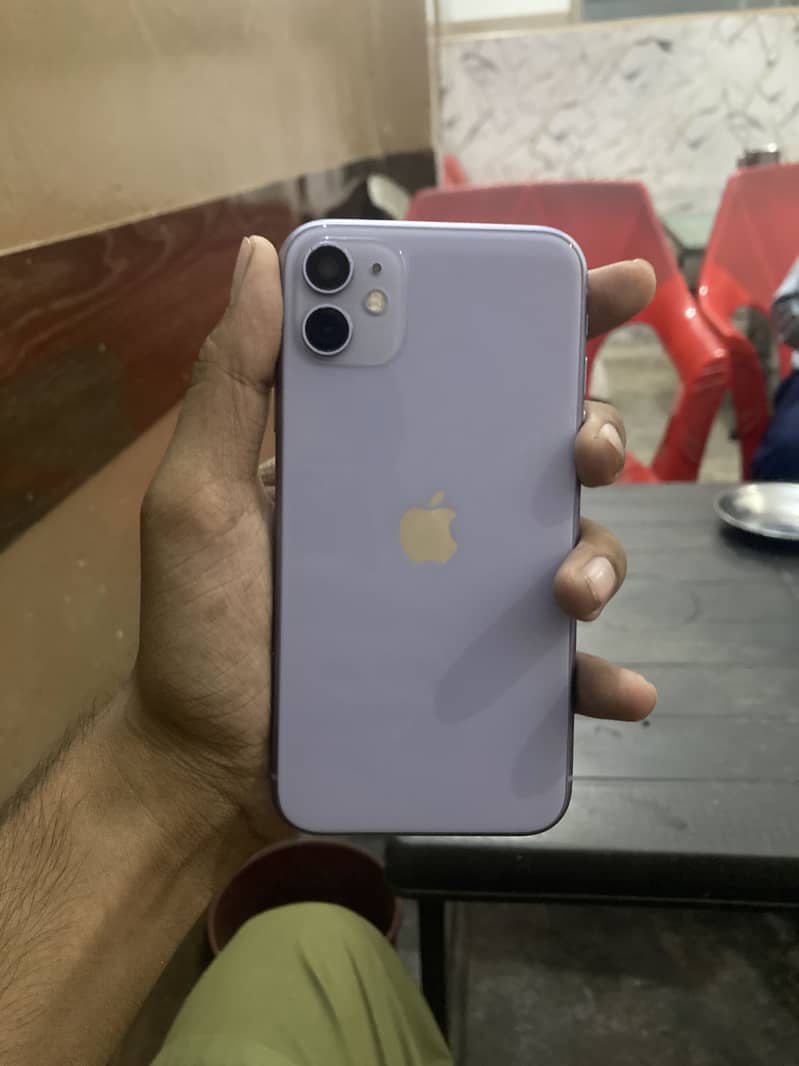 Apple iPhone 11 4