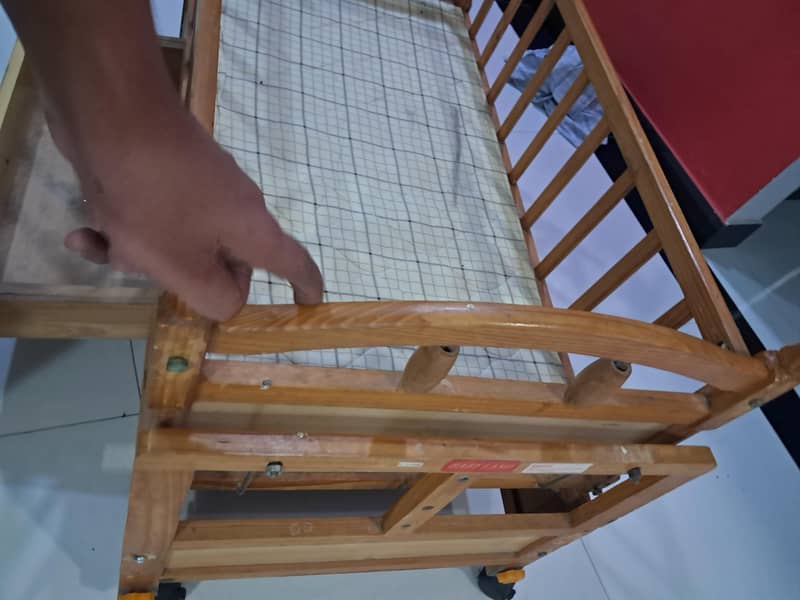 babay cot good condition 3