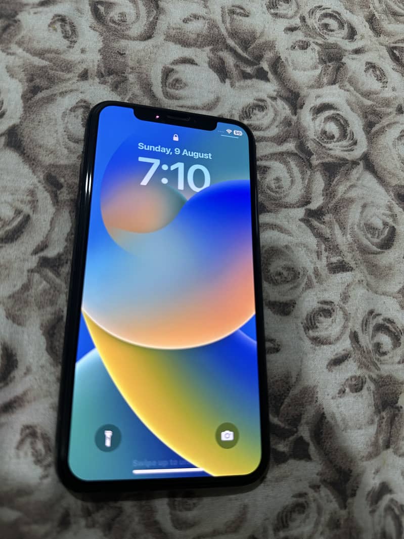 Apple iPhone X 4