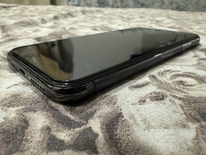 Apple iPhone X 5