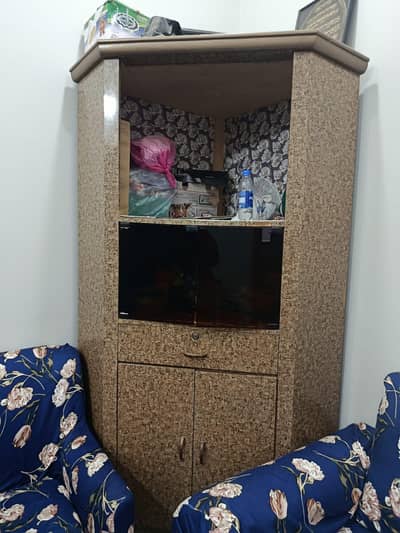 Tv side corner
