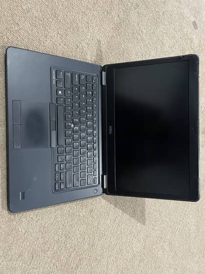 Dell latitude E7450 i5 5th generation 8gb ddr3 ram 128gb ssd