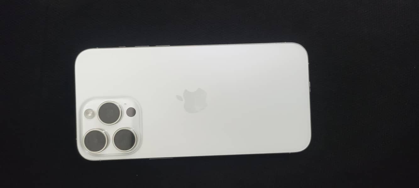 Apple iPhone 15 Pro Max 0
