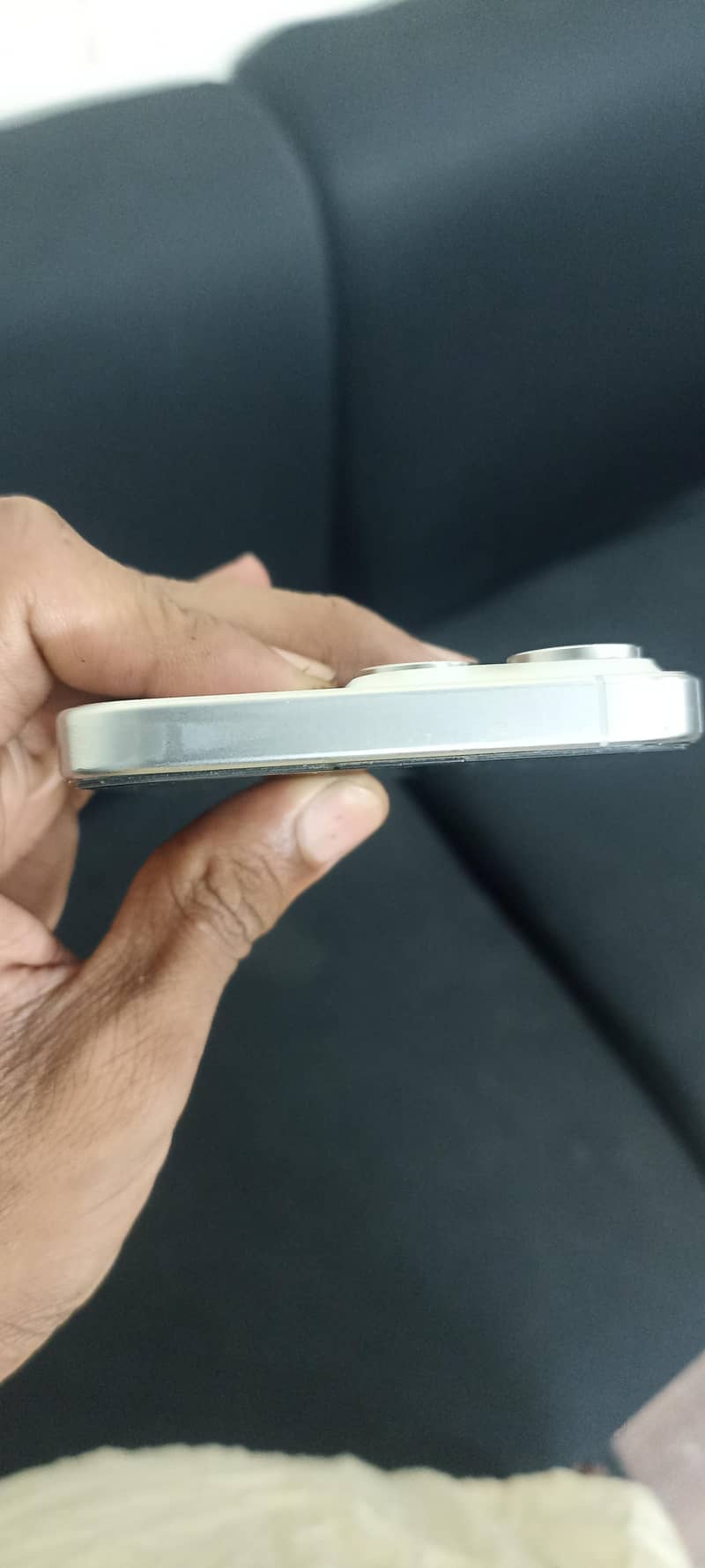 Apple iPhone 15 Pro Max 4