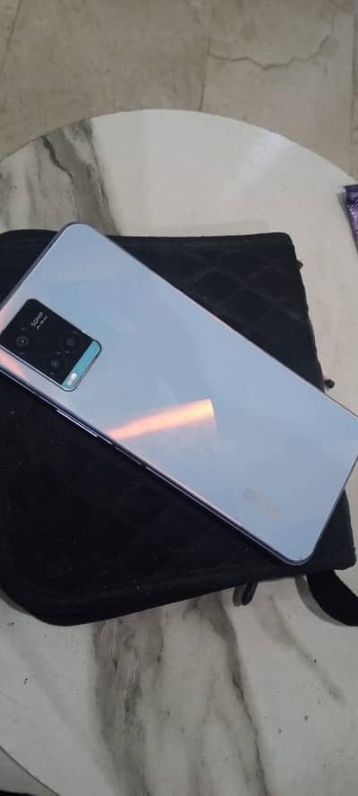 Vivo Y33s 8/128