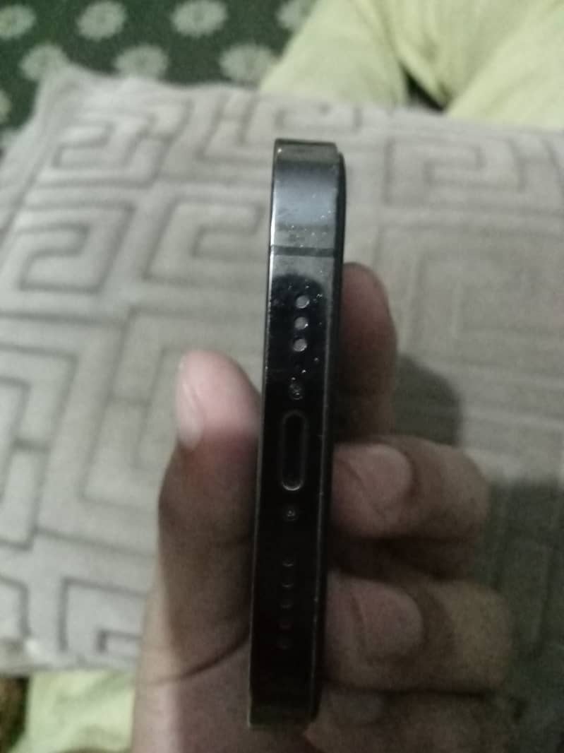 Apple iPhone 12 Pro 4